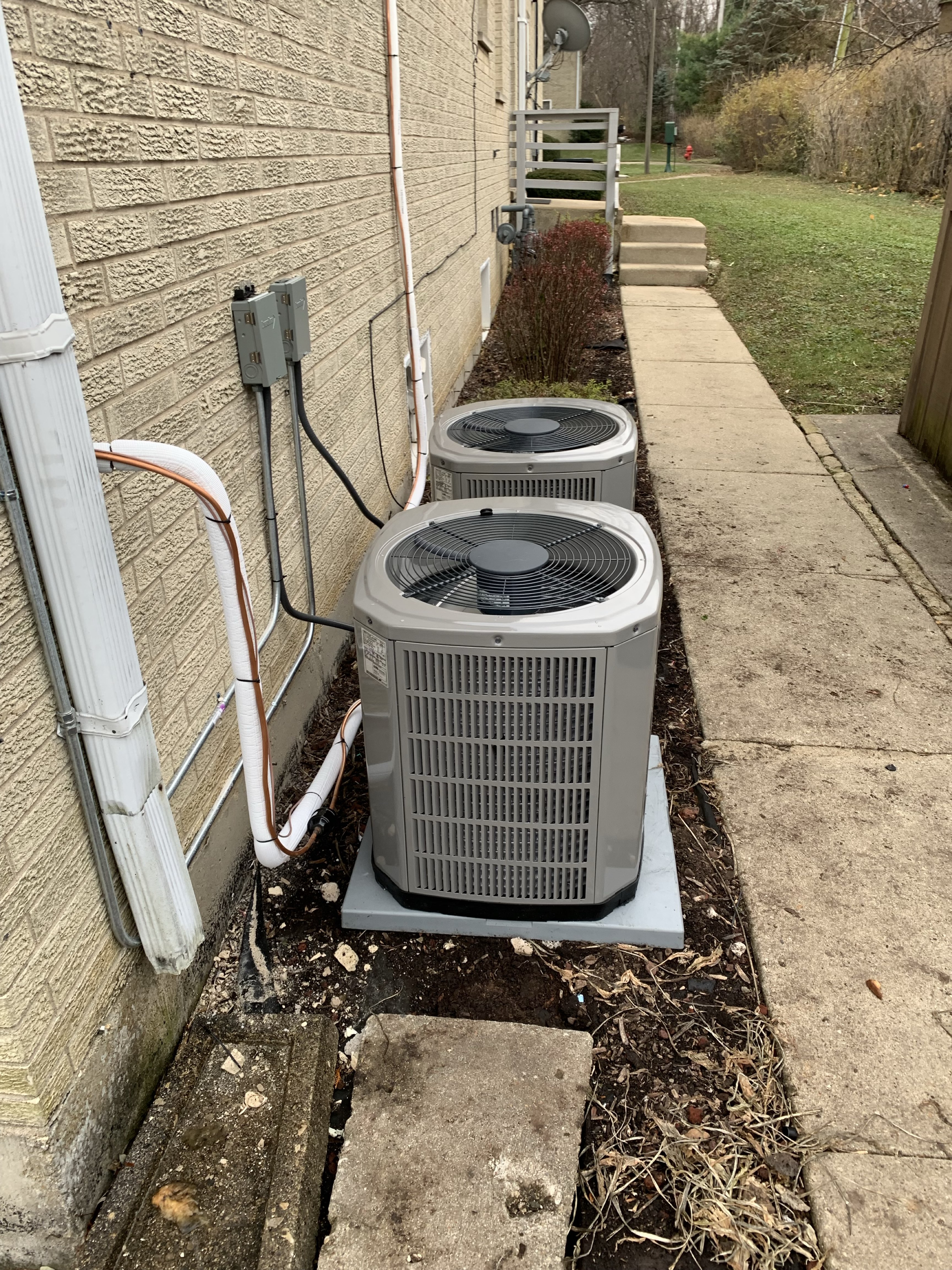Outdoor condensers